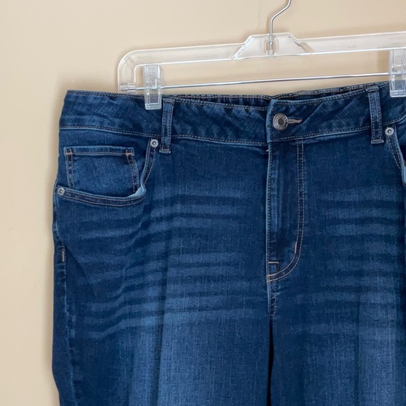 Maurice’s Size 22W Short Mid-Rise Blue Jeans - Picture 4 of 12